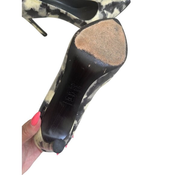 ROGER VIVIER Black Leather Zip Curved Horn Heels Boots Size 36.5  / 6.5 - Picture 4 of 16